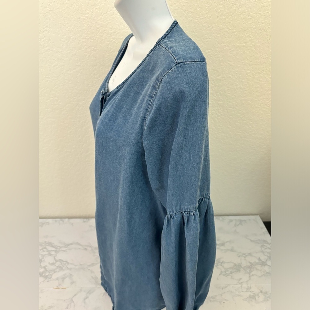 Banana Republic M Top Women's Blue Chambray Peasant Sleeve Boho Denim Blouse - Picture 2 of 5